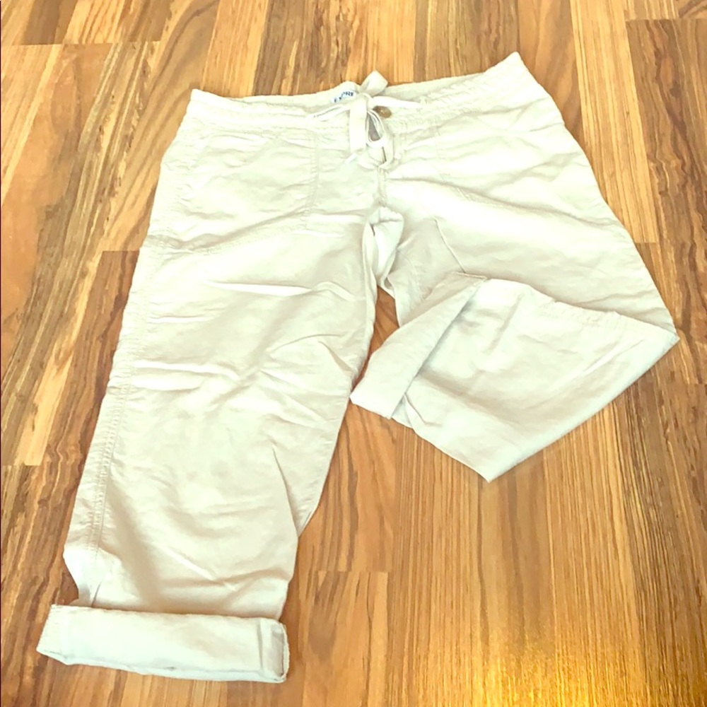 Express - Linen Capris.